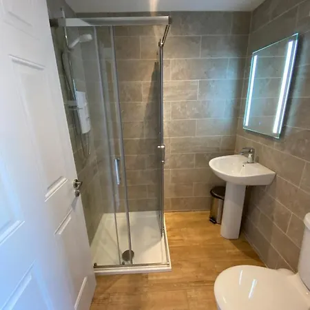 Beautiful 2-bed Near *